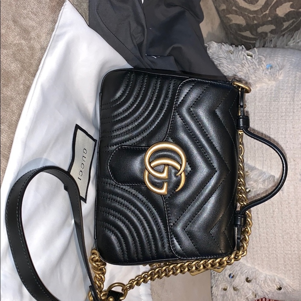 GG marmont mini Gucci bag with handle!